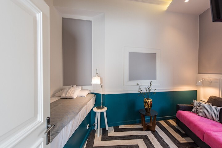 Room 19 of 38