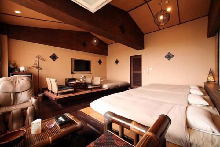 Room 34 of 131