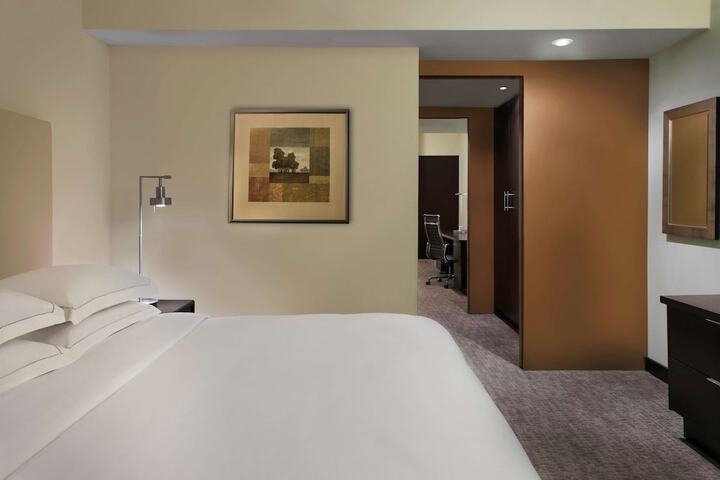 Standard Room, King or Two Doubles (3 of 18)