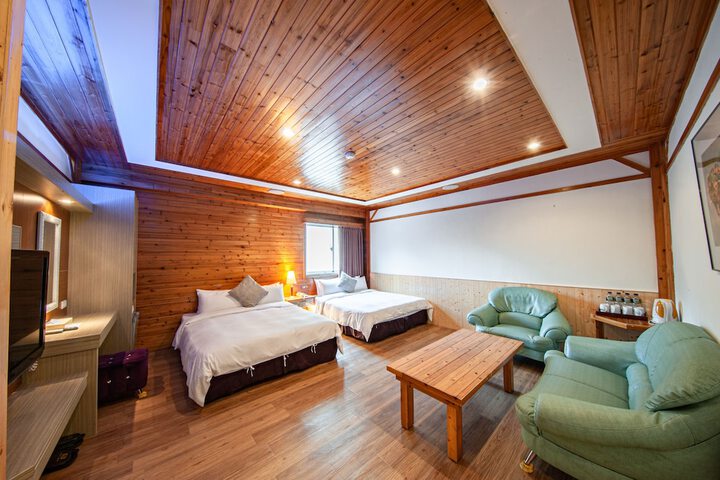 Room 6 of 32