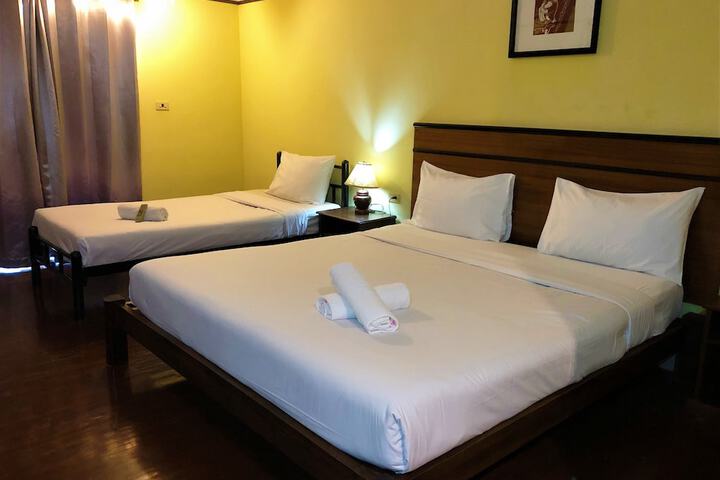 Room 7 of 32