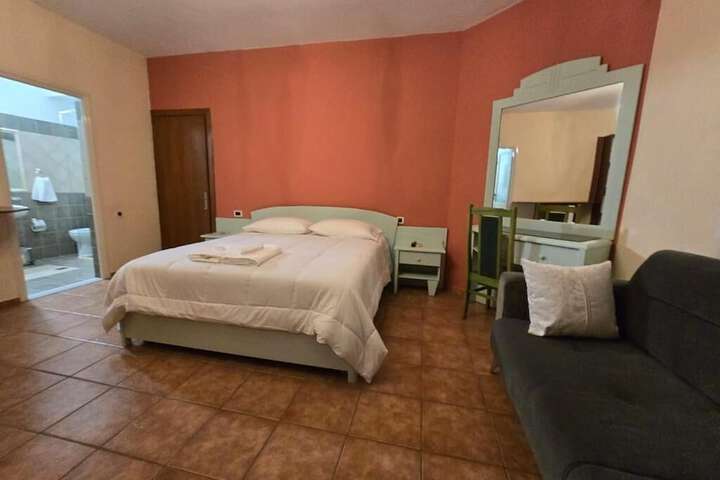 Room 8 of 51