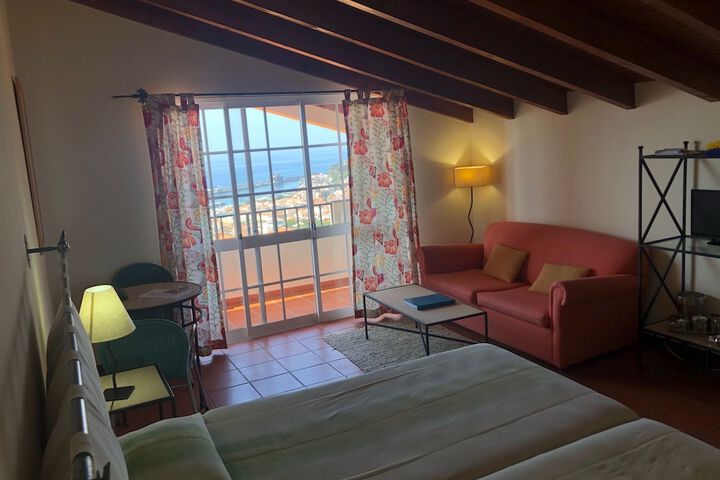 Room 12 of 35