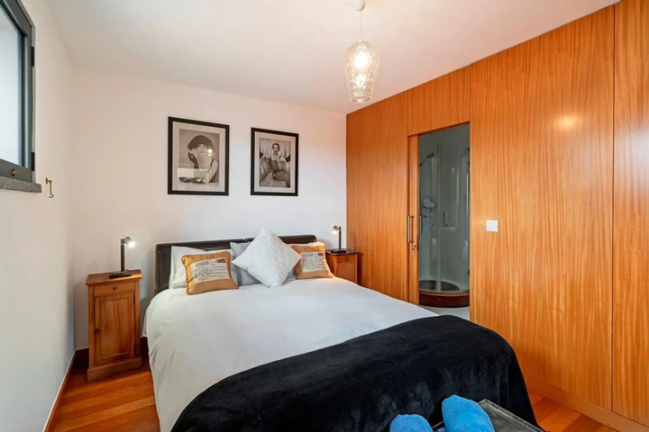 Room 2 of 15