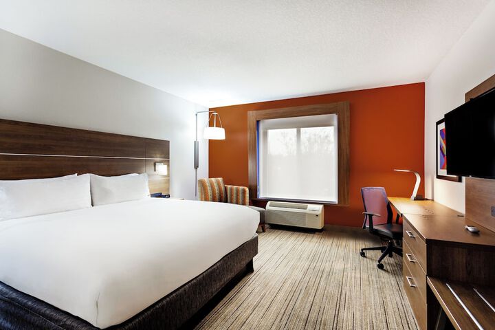 Room 12 of 38