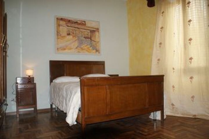 Room 8 of 12