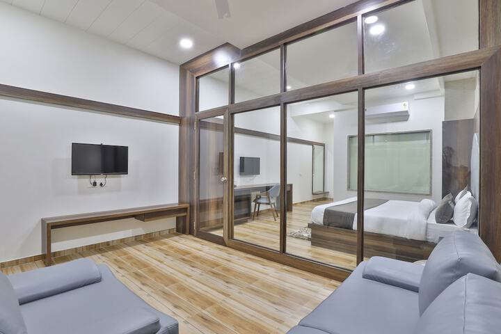 Room 44 of 59