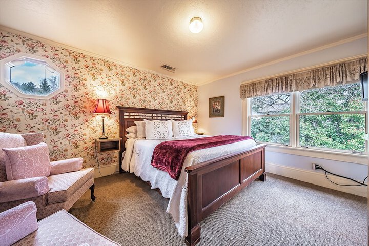 Hotel Exterior 148 of 152