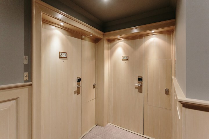 Ballroom/Hall 201 of 242