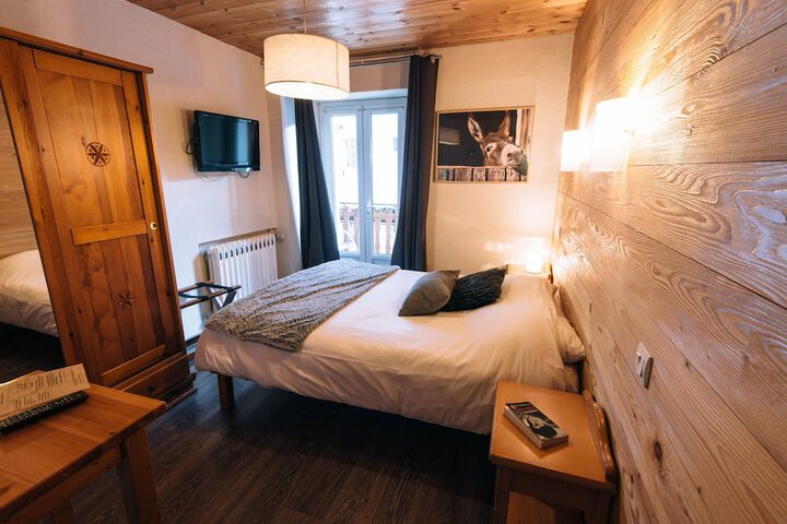 Room 3 of 62