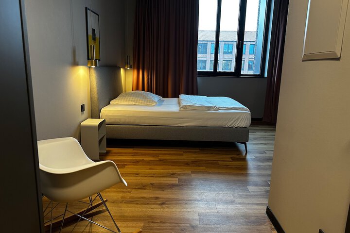 Room 8 of 59