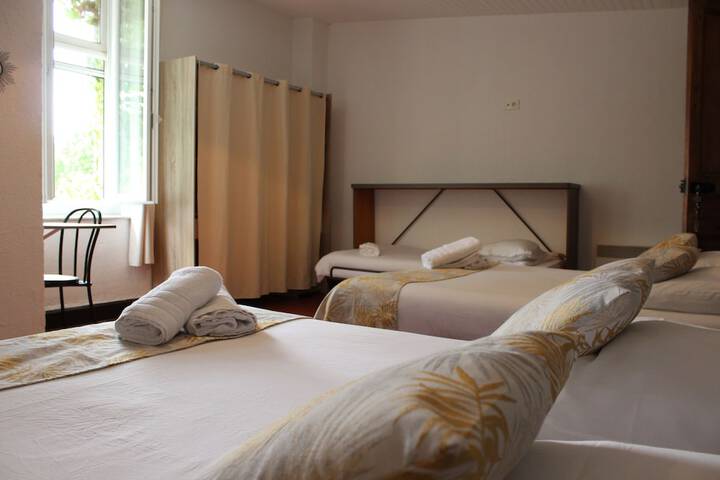 Room 6 of 33