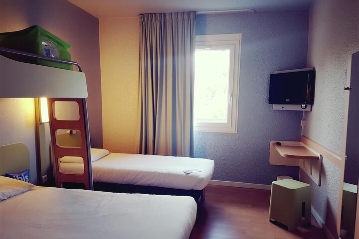Room 11 of 29