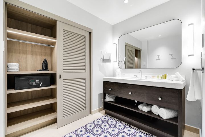 Room 15 of 68