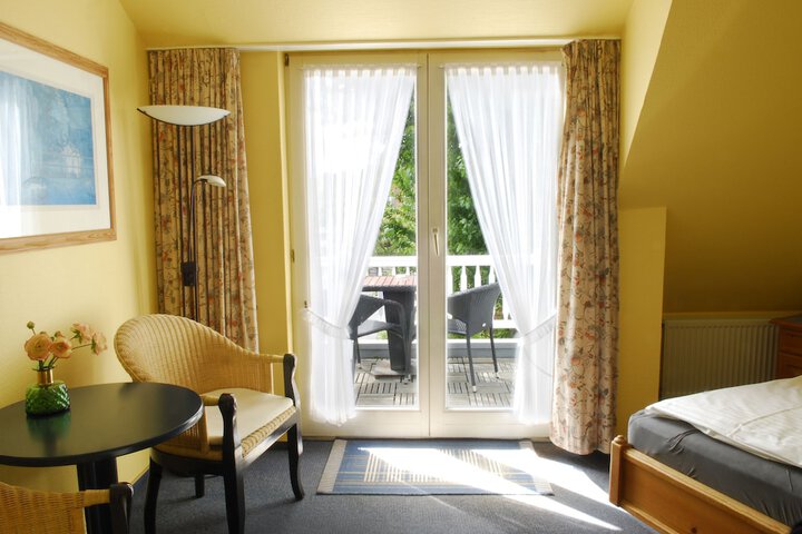Room 35 of 72
