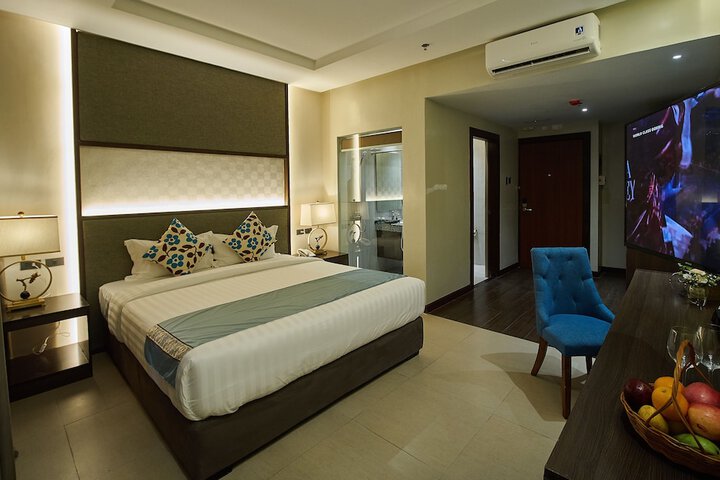 Room 14 of 30