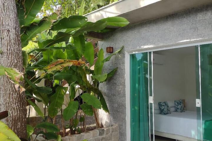 Room 10 of 100