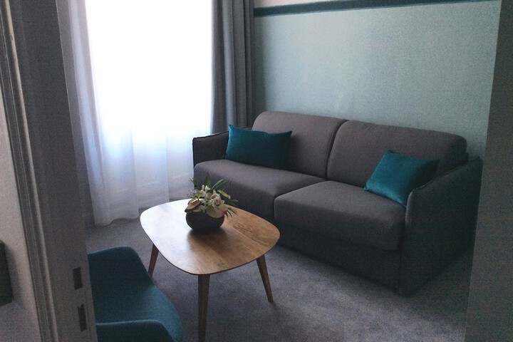 Room 27 of 52