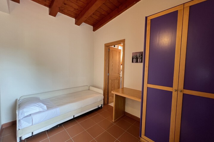 Room 13 of 73