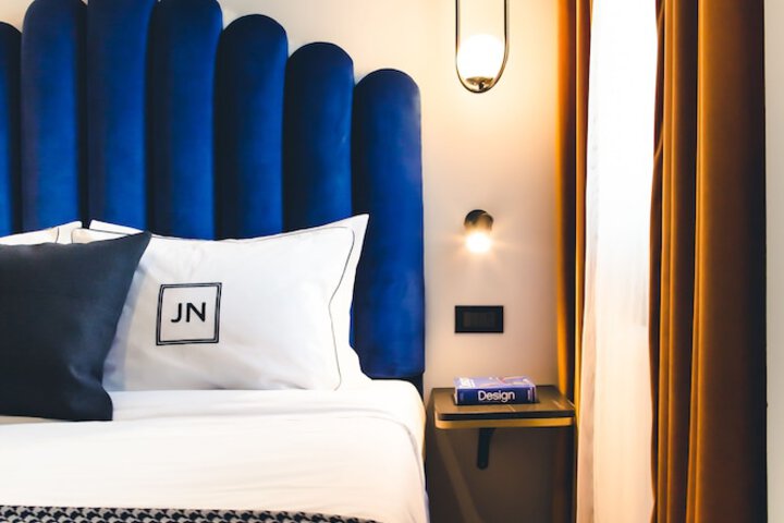 Room 10 of 50