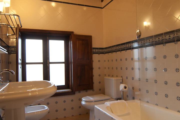 Room 118 of 193