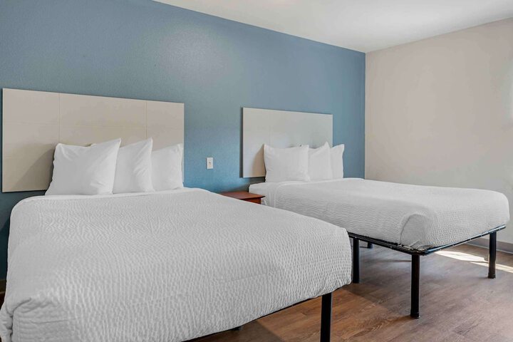 Standard Double Bed (7 of 10)
