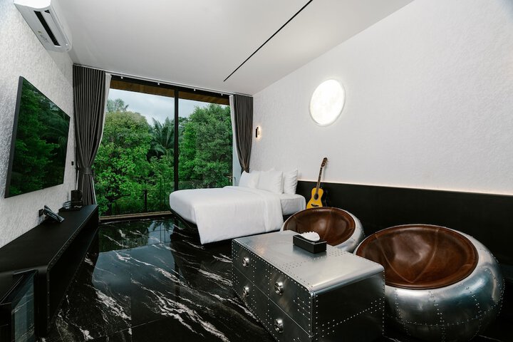 Room 14 of 85