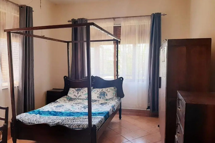Room 2 of 12