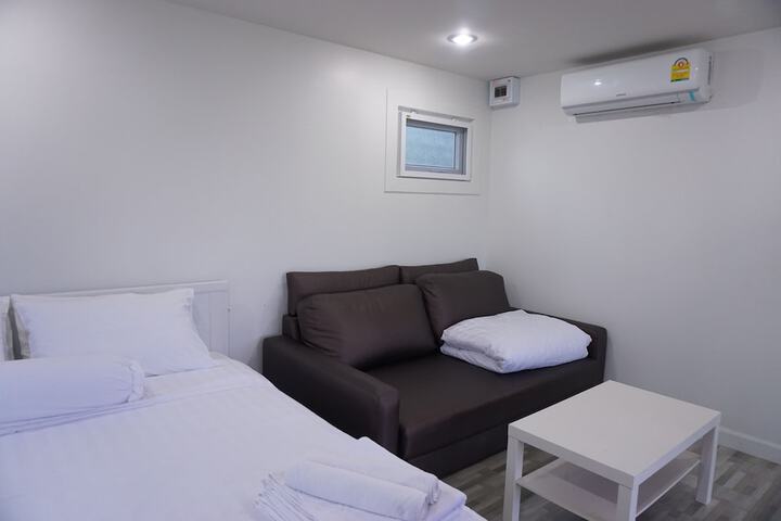 Room 12 of 62