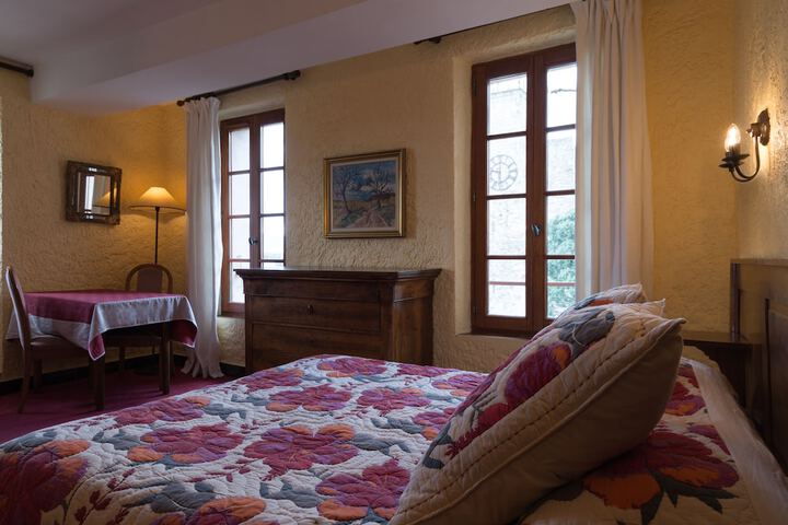 Room 14 of 64