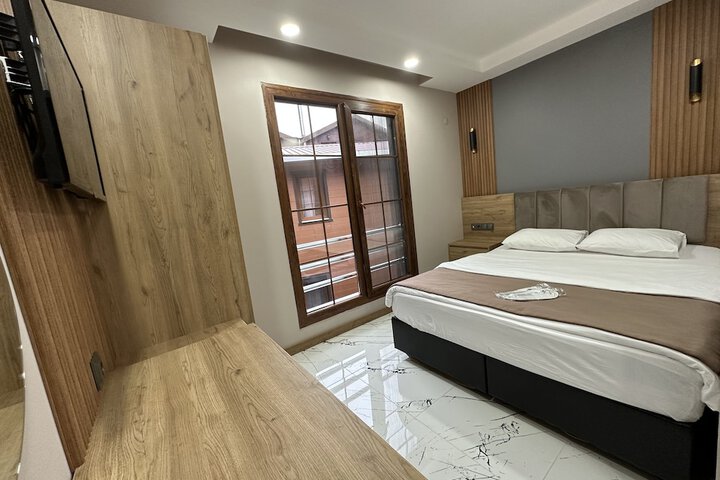 Room 4 of 40
