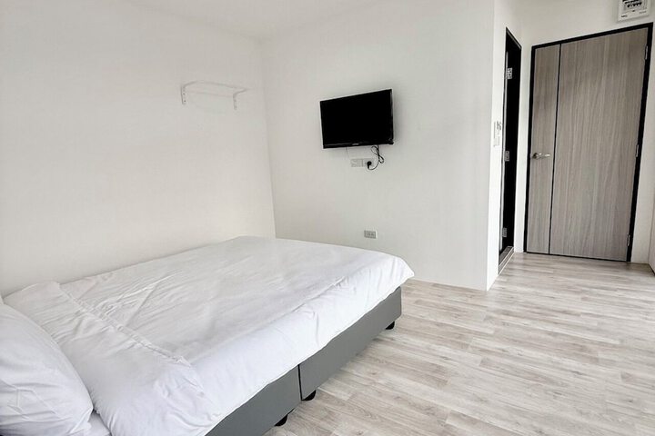 Room 9 of 60