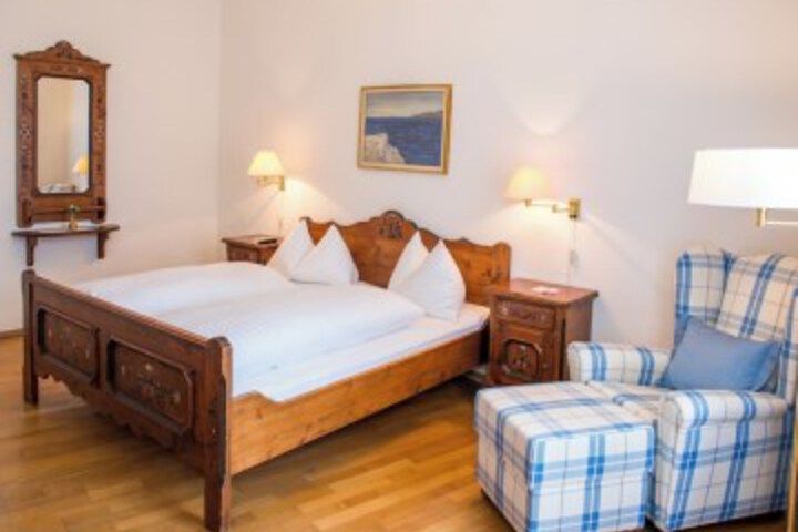 Room 11 of 26