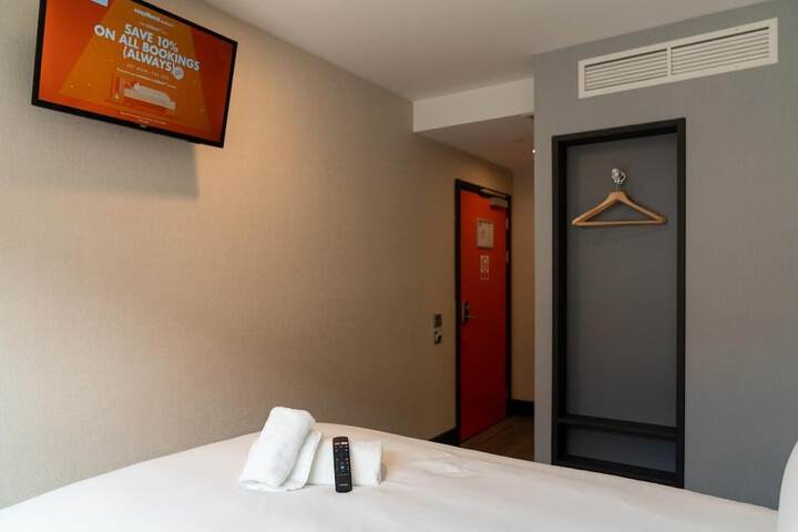 Room 37 of 52