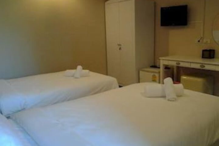 Room 15 of 39
