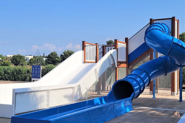 Hotel with Pool