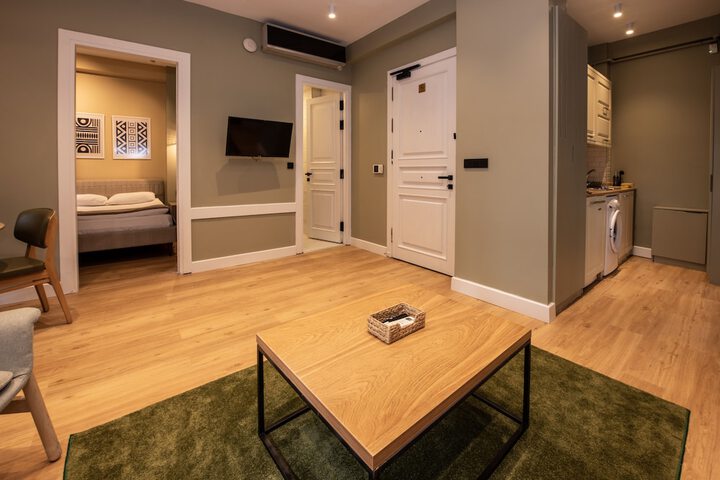 Room 10 of 50