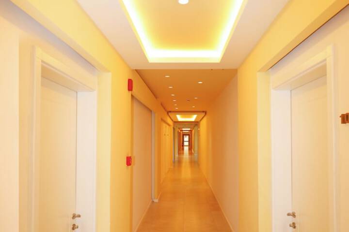 Ballroom/Hall 27 of 35