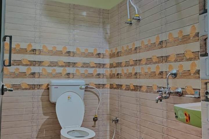 Room 7 of 8