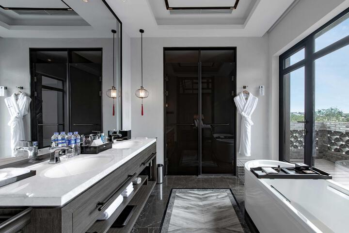 Room 15 of 20