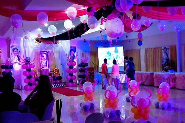 Ballroom/Hall 19 of 25