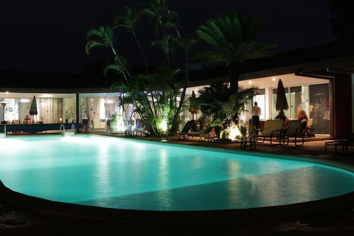 Pool Hotel
