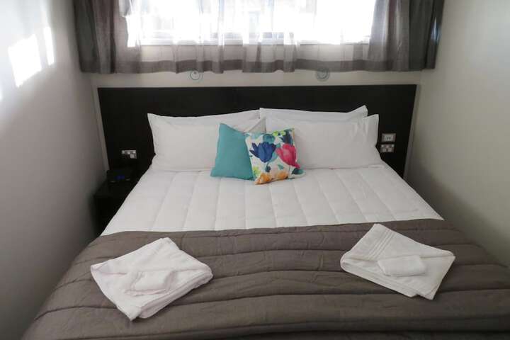 Room 15 of 64