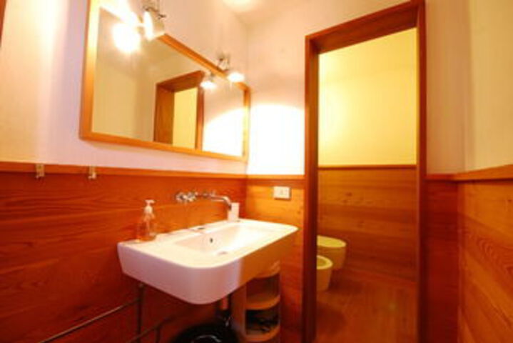 Room 3 of 35