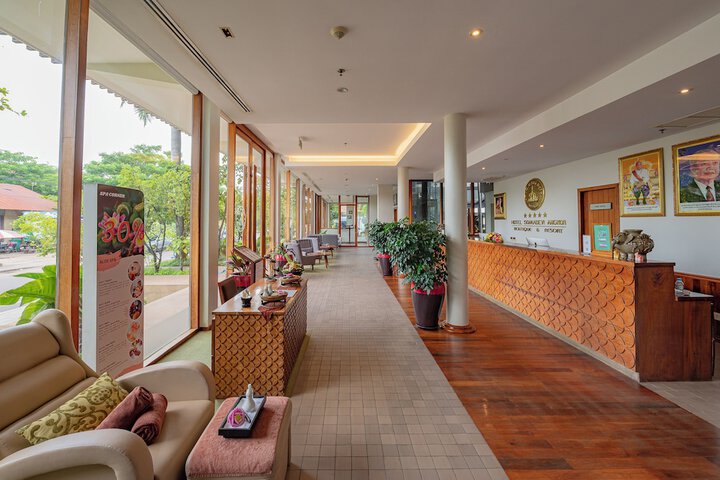 Guest Lobby