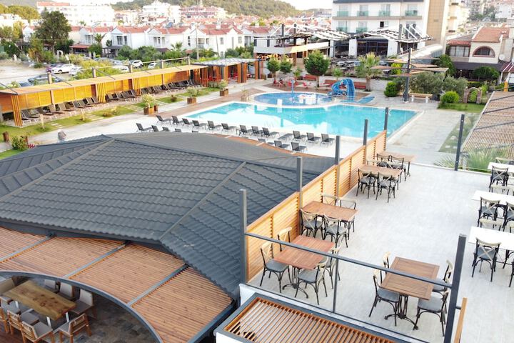 Hotel 33 of 33