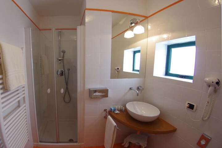 Room 35 of 85