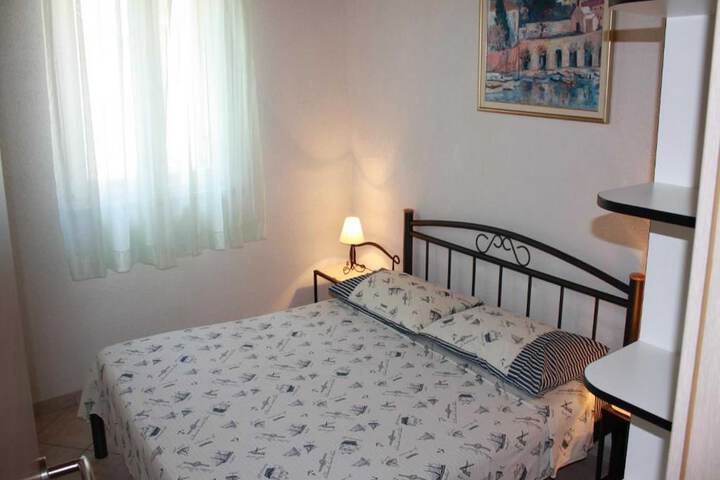 Room 11 of 29