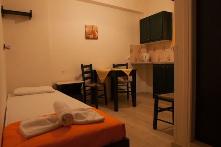 Room 7 of 60