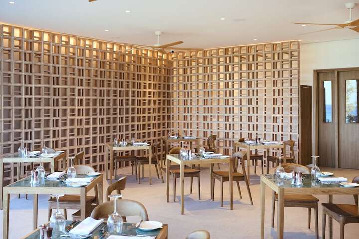 Dining 66 of 93